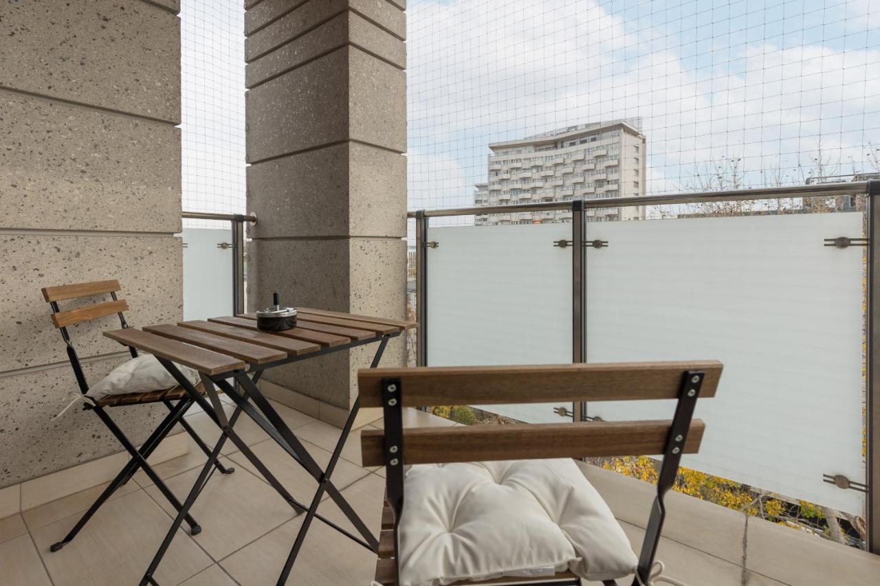 Warsaw Srodmiescie Riverside Three-Bedroom Apartment By Renters Экстерьер фото
